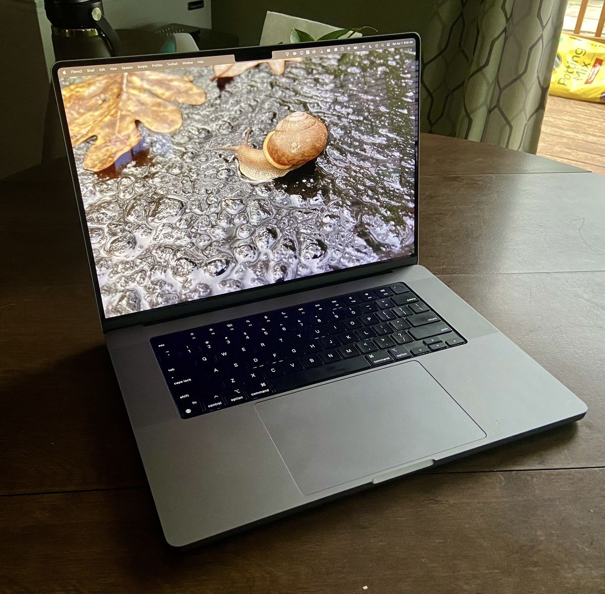 The stand-alone MacBook setup.