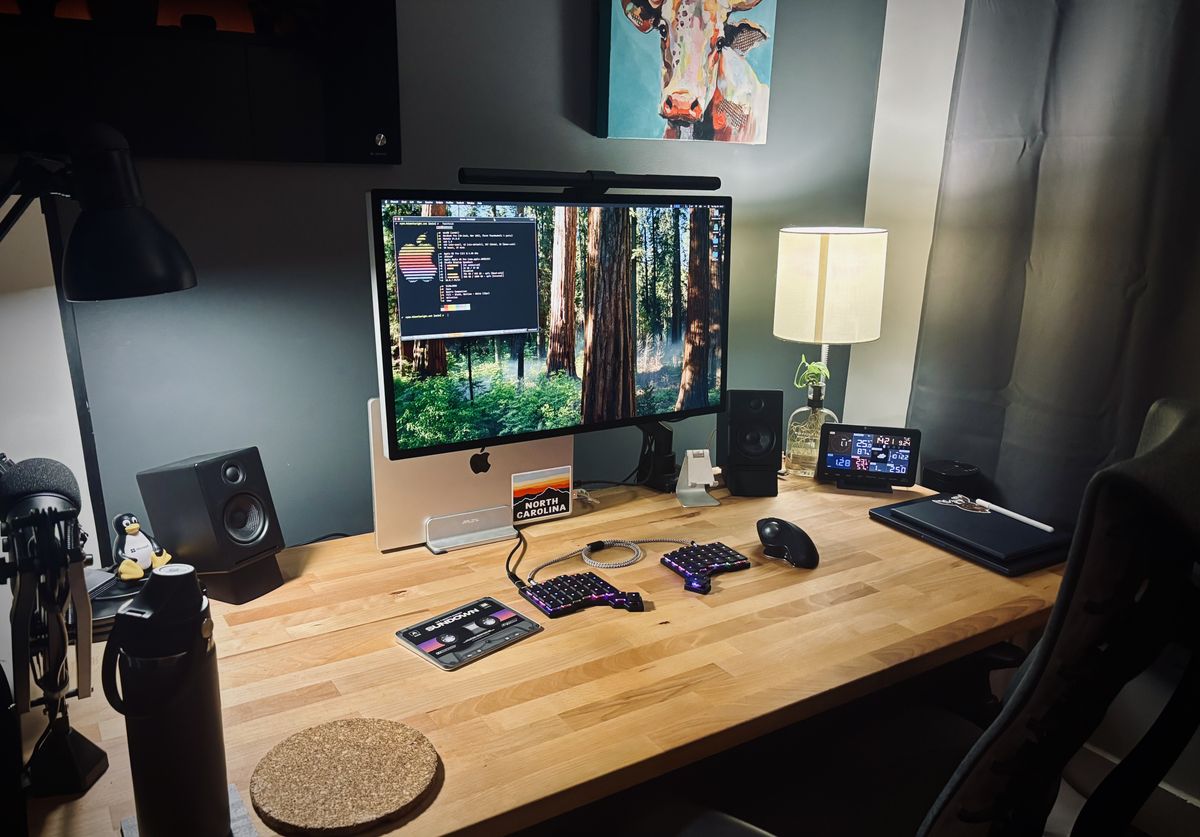 A picture of a desk setup